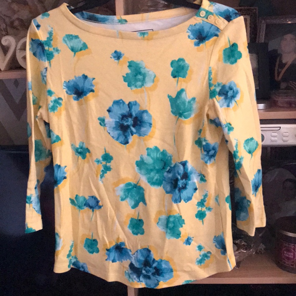 💙💙 Spring blue flower top